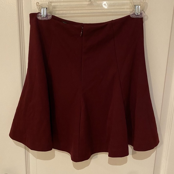 Burgundy Skirt Banana Republic - Picture 3 of 4